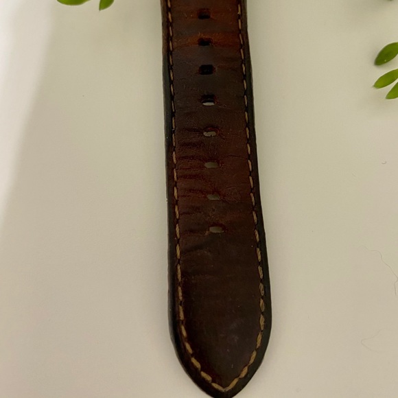 Michael Kors Leather Watch with Gold Center - Picture 4 of 4